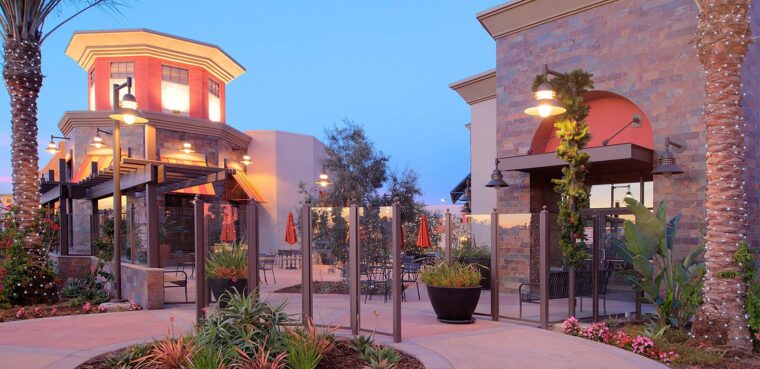 beautiful patio at diamond jamboree shopping center