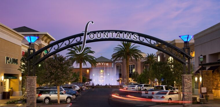 fountains at roseville parking and entrance