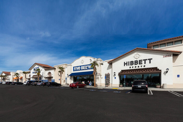 A retail plaza in Perris, CA