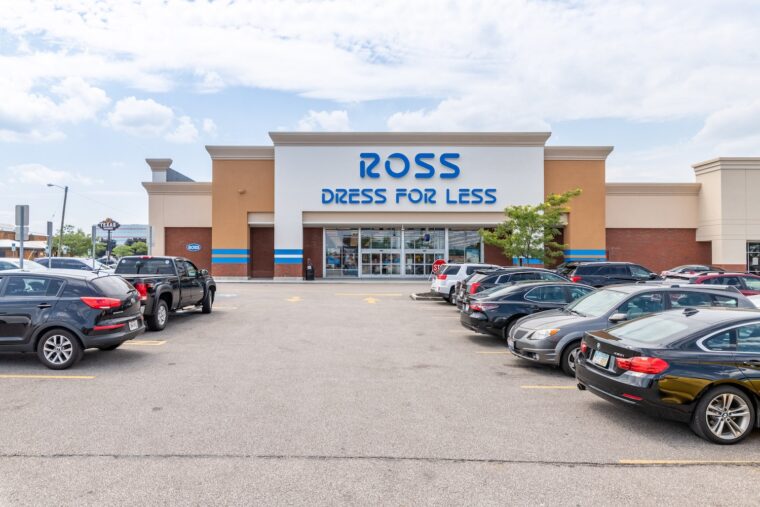 Th parking lot at Ross Dress for Less